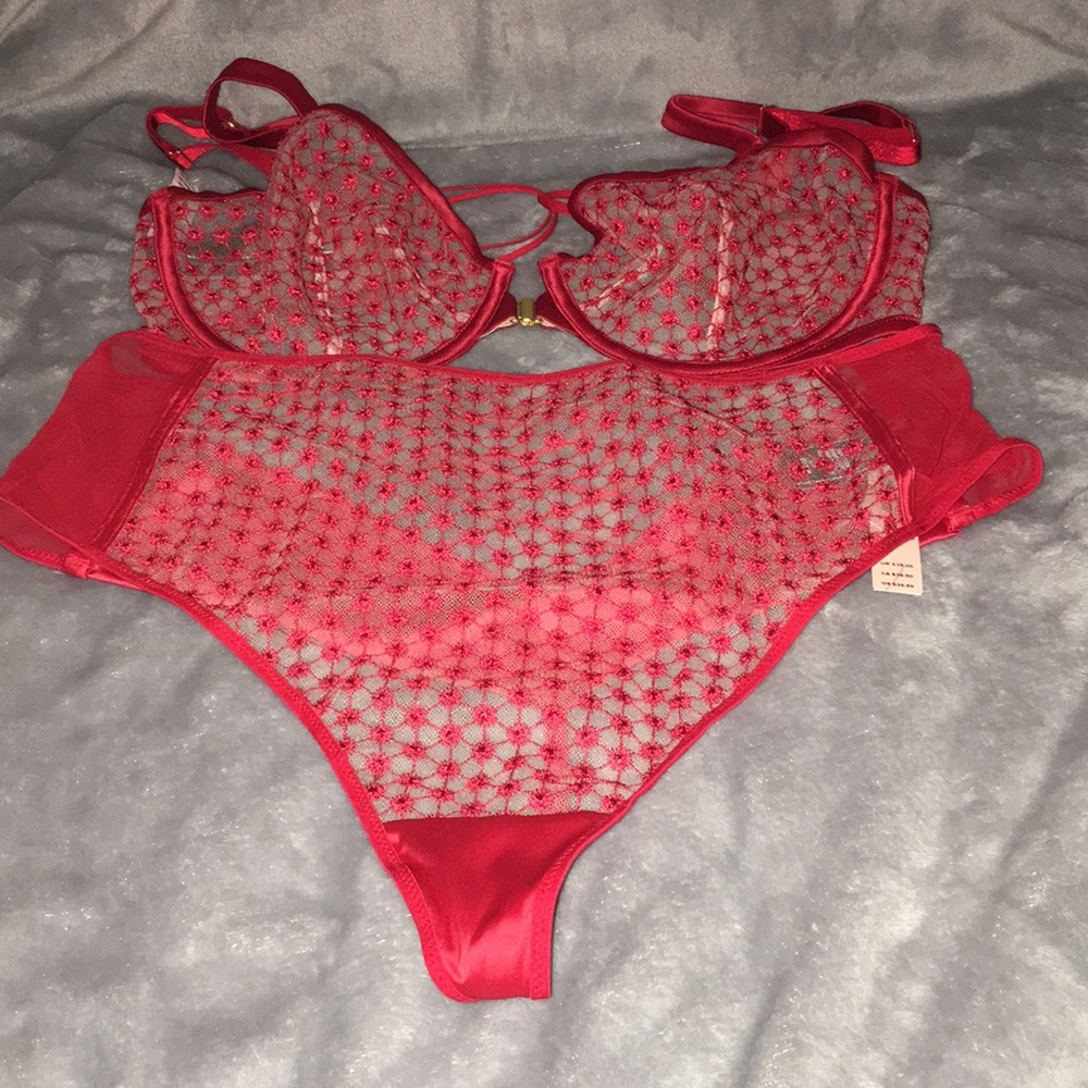 Victoria’s Secret Unlined Demi Bra 36DD & P…